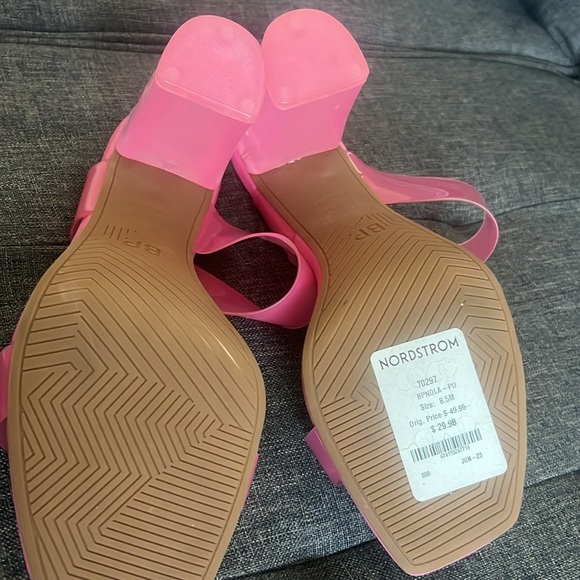 Pink Heels - Picture 4 of 4